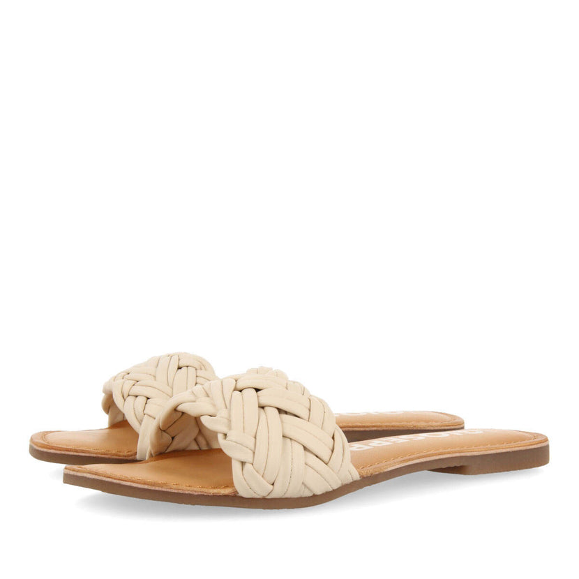 Sandalias planas con pala trenzada off-white para mujer chacrise 