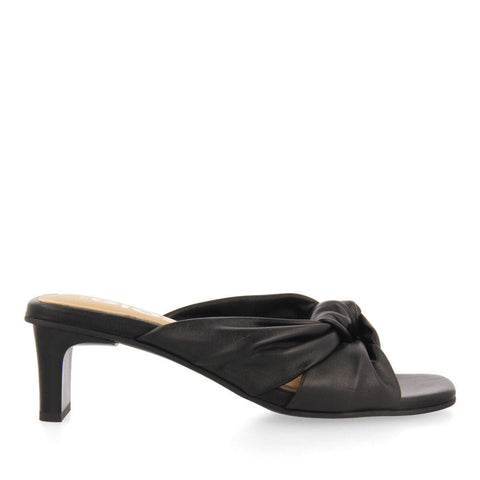 SANDALIAS NEGRAS DE PIEL CON NUDO PARA MUJER BAHGE 