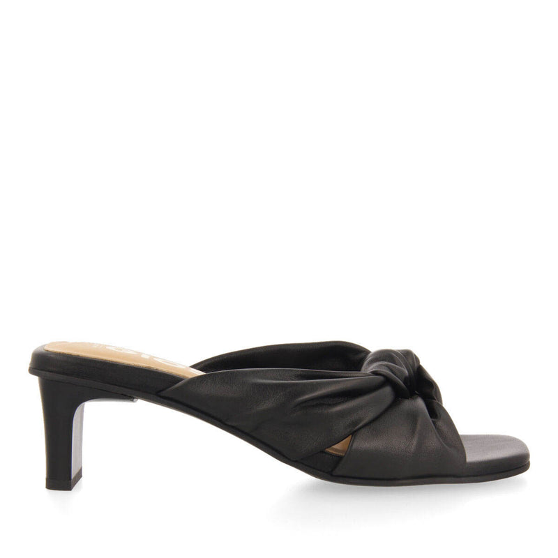 Sandalias negras de piel con nudo para mujer bahge 