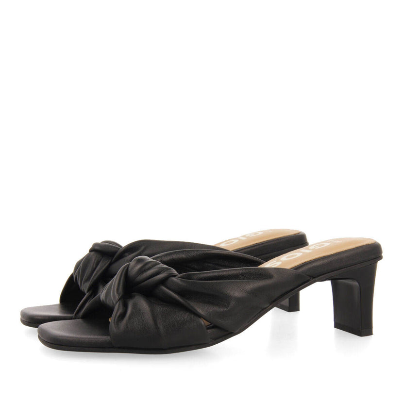 Sandalias negras de piel con nudo para mujer bahge 