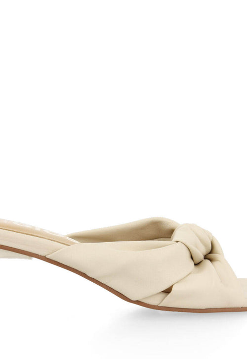Sandalias off-white de piel con nudo para mujer bahge 