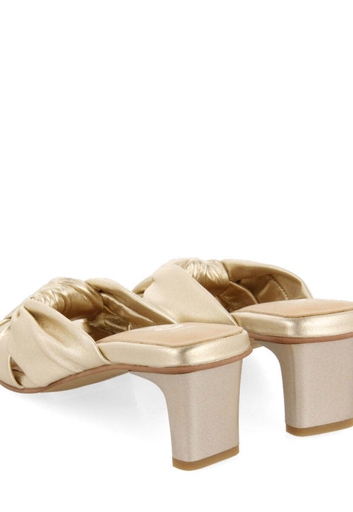 Sandalias doradas de piel con nudo para mujer bahge 