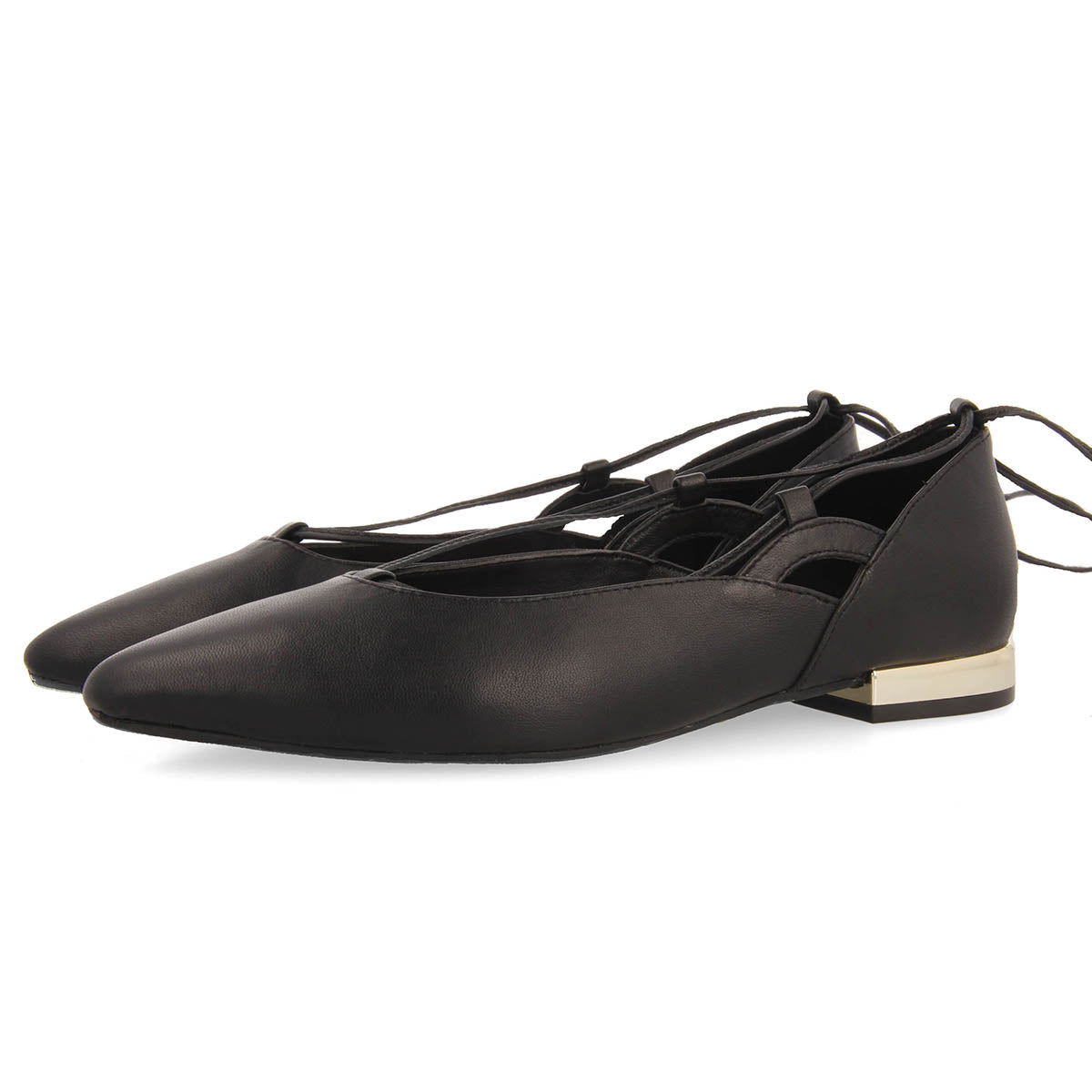 Maringa women's black leather ballet flats with laces