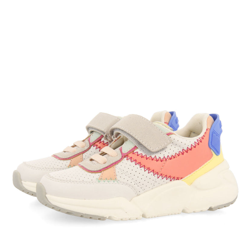 Sneakers blanches avec des détails multicolores pour fille selviria