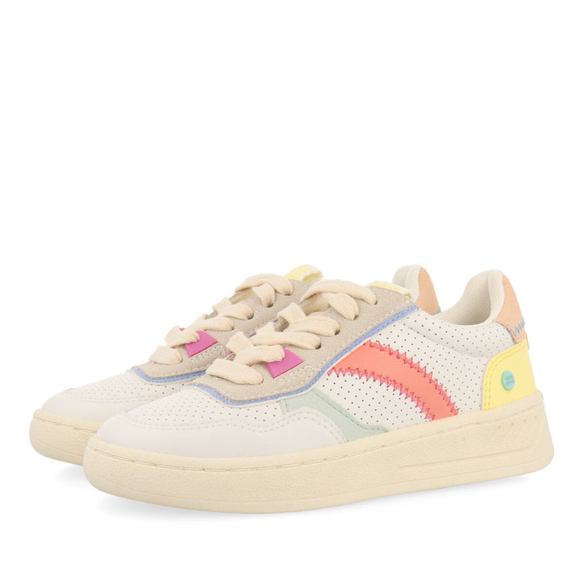 Sneakers blanches combinées avec des touches de couleur pastel pour fille tabai
