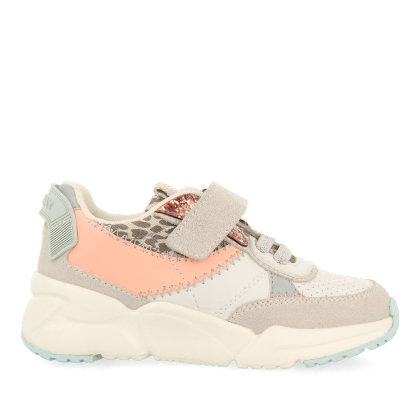 Sneakers blanches avec semelle de type rétro pour fille edeia