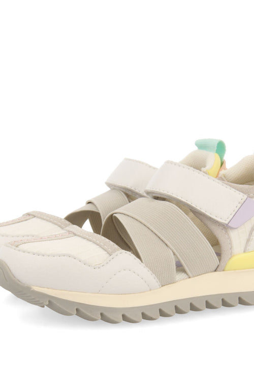 Bailarina deportiva blanca para niña ytres