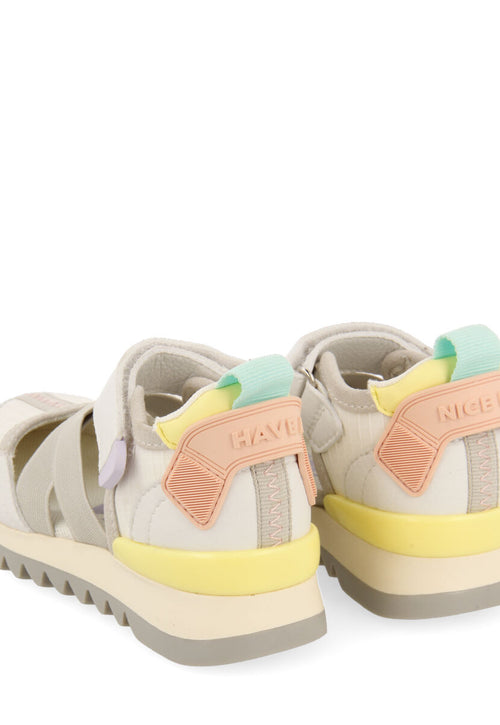 Bailarina deportiva blanca para niña ytres