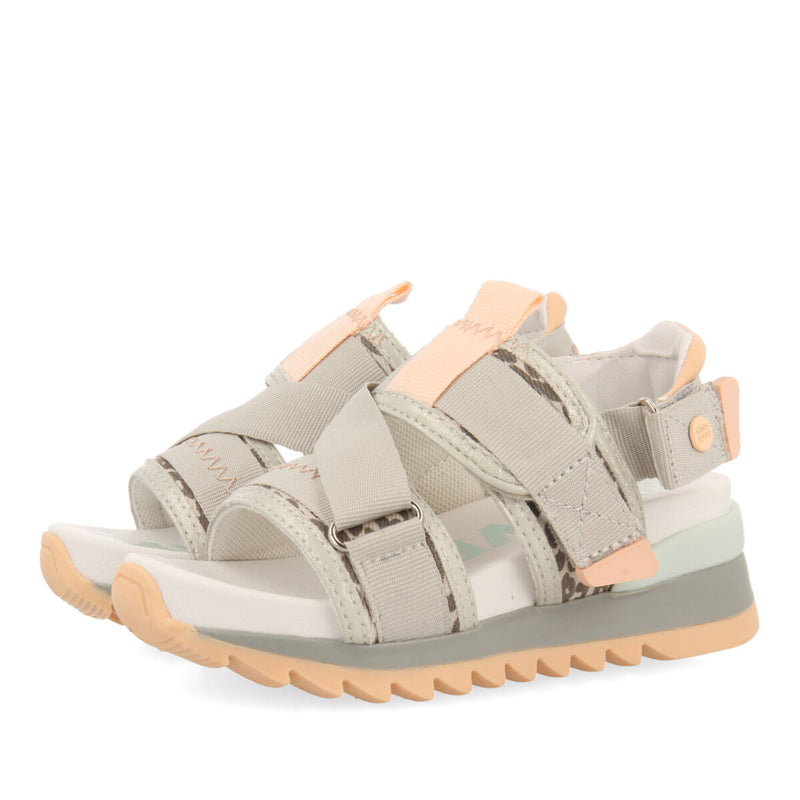 Azua girls sandals with adjustable leopardrint straps