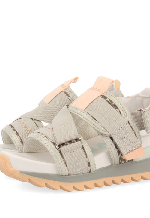 Azua girls sandals with adjustable leopardrint straps