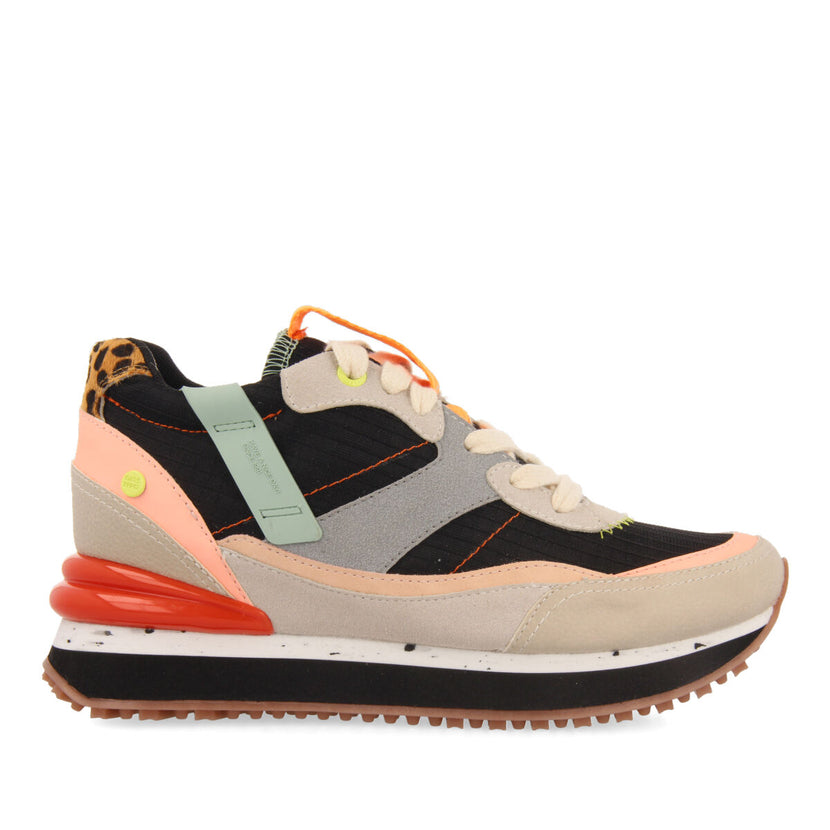 Sneakers negras con cuña interna con mix de texturas y prints para mujer breny 