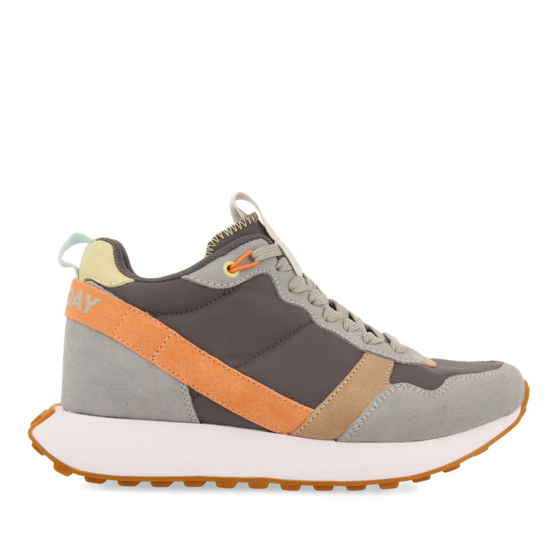 Sneakers cinzentas de inspiração retro com cunha interna para mulher vincly