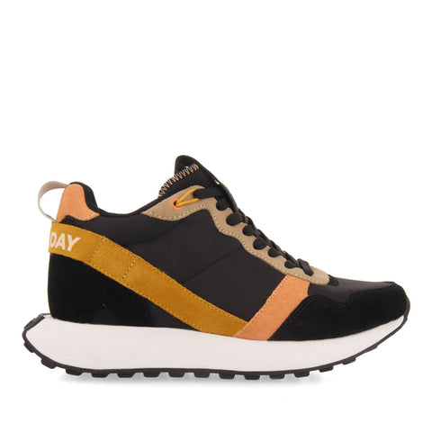 SNEAKERS NEGRAS DE INSPIRACIÓN RETRO CON CUÑA INTERNA PARA MUJER VINCLY