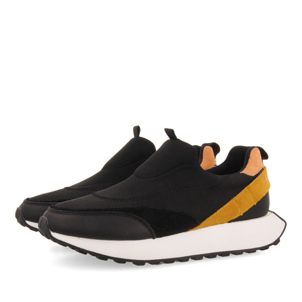 Sneakers negras estilo slip-on para mujer marusi