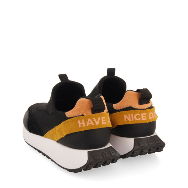 Sneakers negras estilo slip-on para mujer marusi