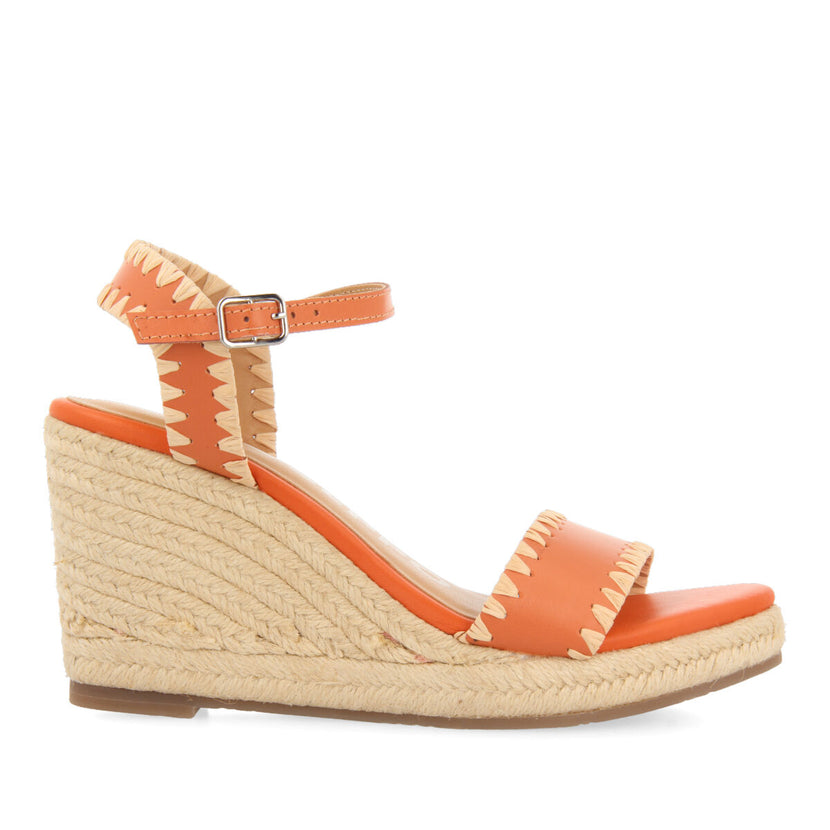 Sandalias de piel color naranja con pespuntes y cuña de yute para mujer neiva 