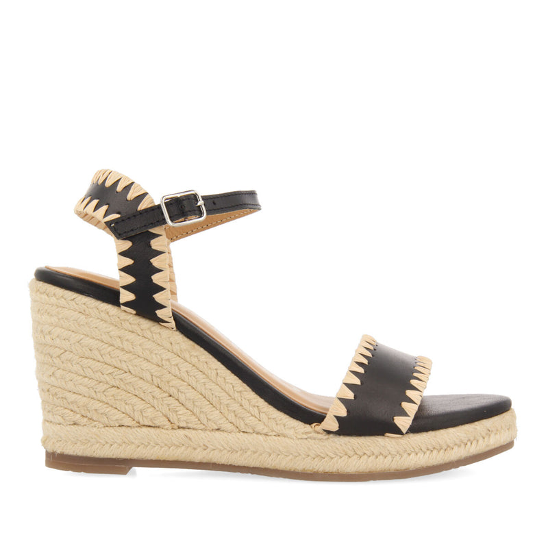 Sandalias de piel color negro con pespuntes y cuña de yute para mujer neiva 