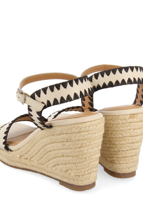 Neiva women's off-white leather sandals with topstitching and jute wedges