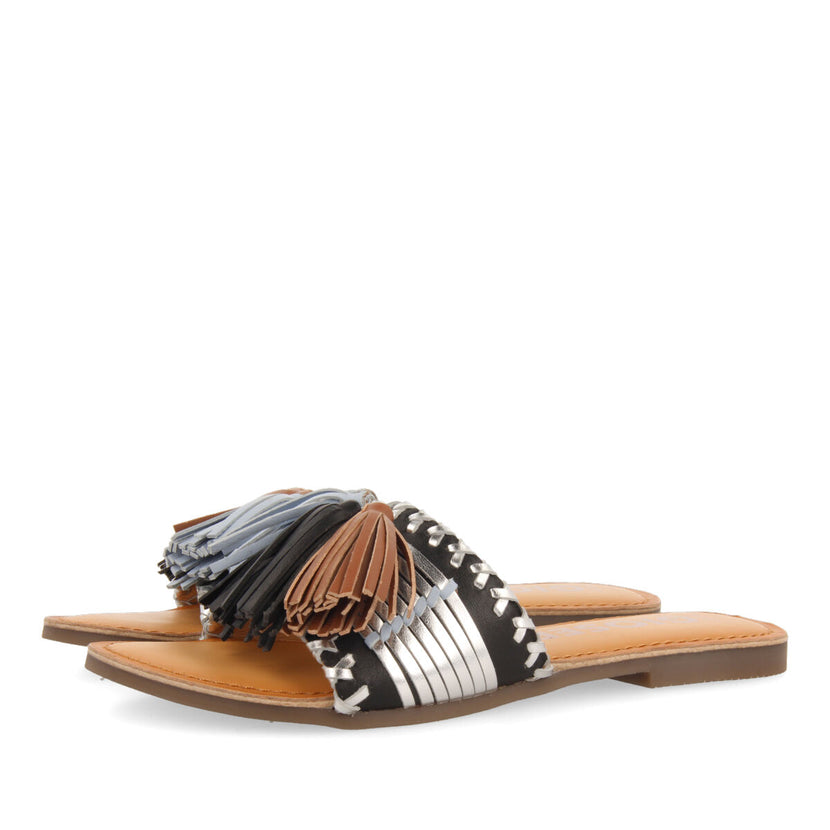 Sandalias de pala negras y plateado con borlas para mujer choisel