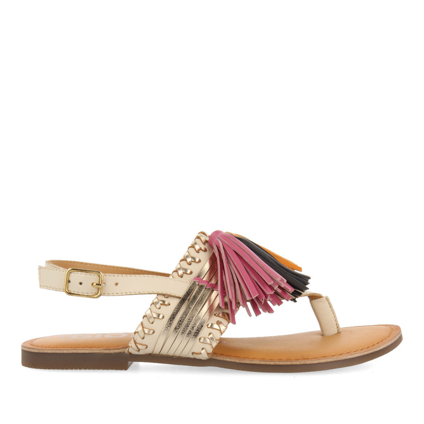 Sandalias blancas y doradas con borlas para mujer piritu