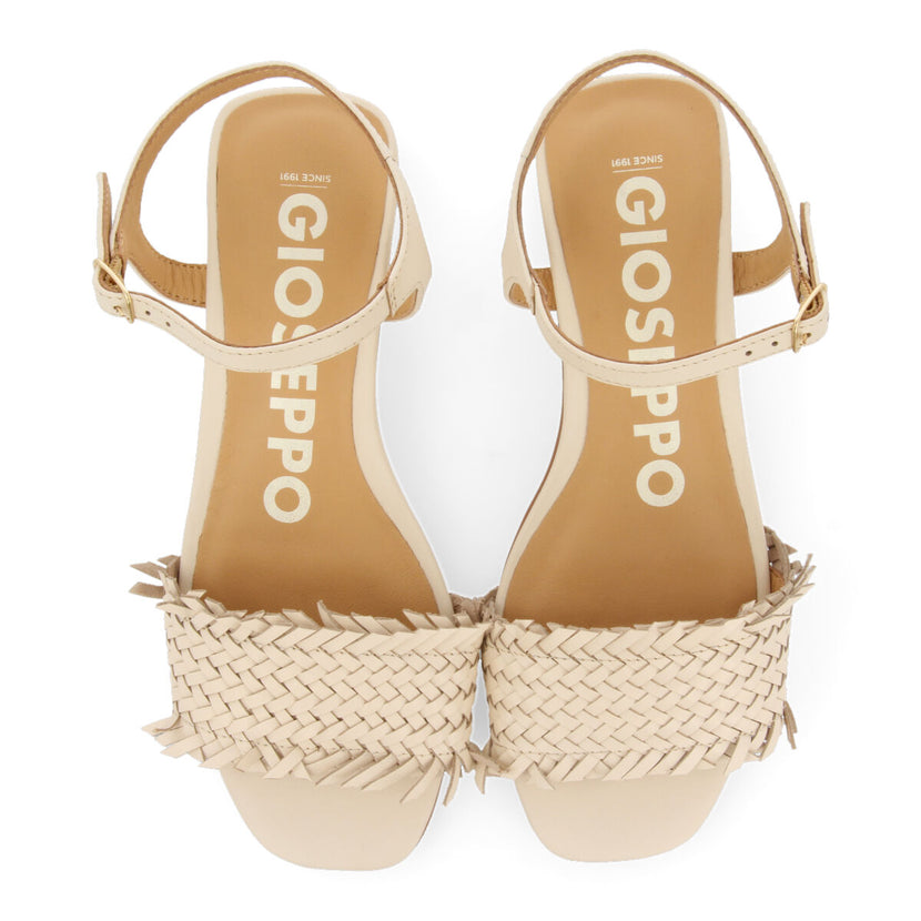 Sandalias off-white trenzadas con tacón bajo para mujer kourou