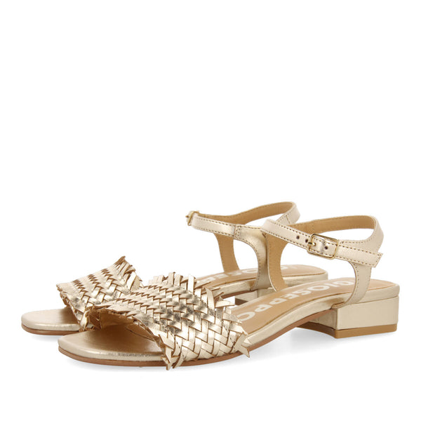 Sandalias doradas trenzadas con tacón bajo para mujer kourou