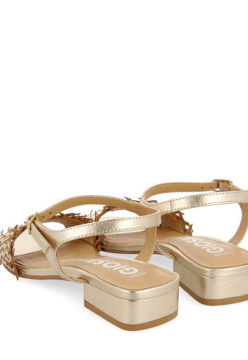 Sandalias doradas trenzadas con tacón bajo para mujer kourou