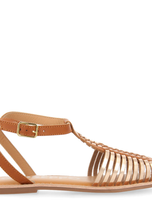 Sandalias color cuero de piel tipo cangrejera con hebilla para mujer claraval