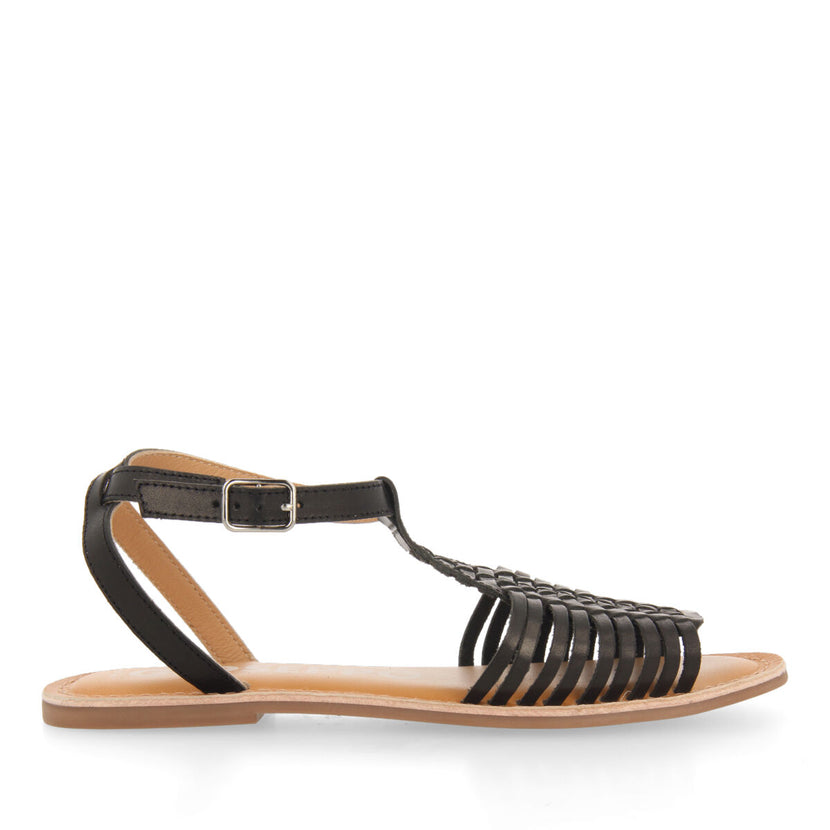 Sandalias negras de piel tipo cangrejera con hebilla para mujer claraval