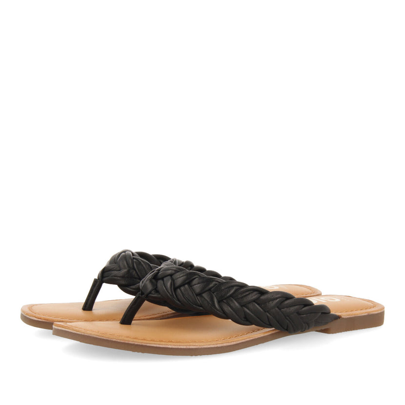 Sandalias planas trenzadas color negro para mujer bicas 