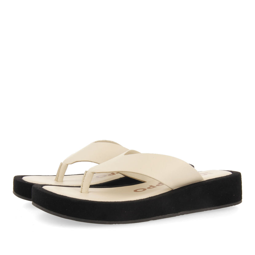 Sandalias de piso grueso con tira color off-white para mujer domats 