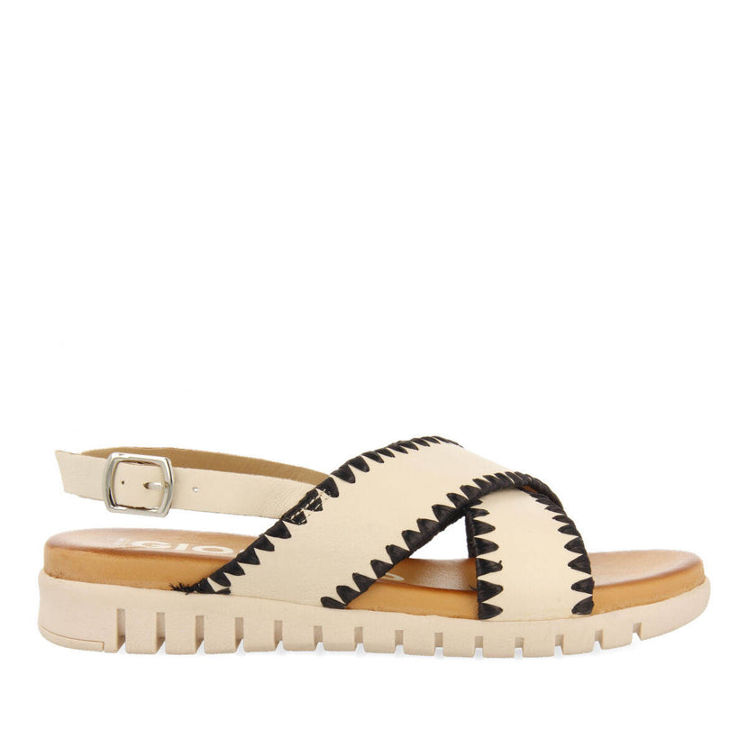 Sandalias off-white con pespuntes para mujer bohol