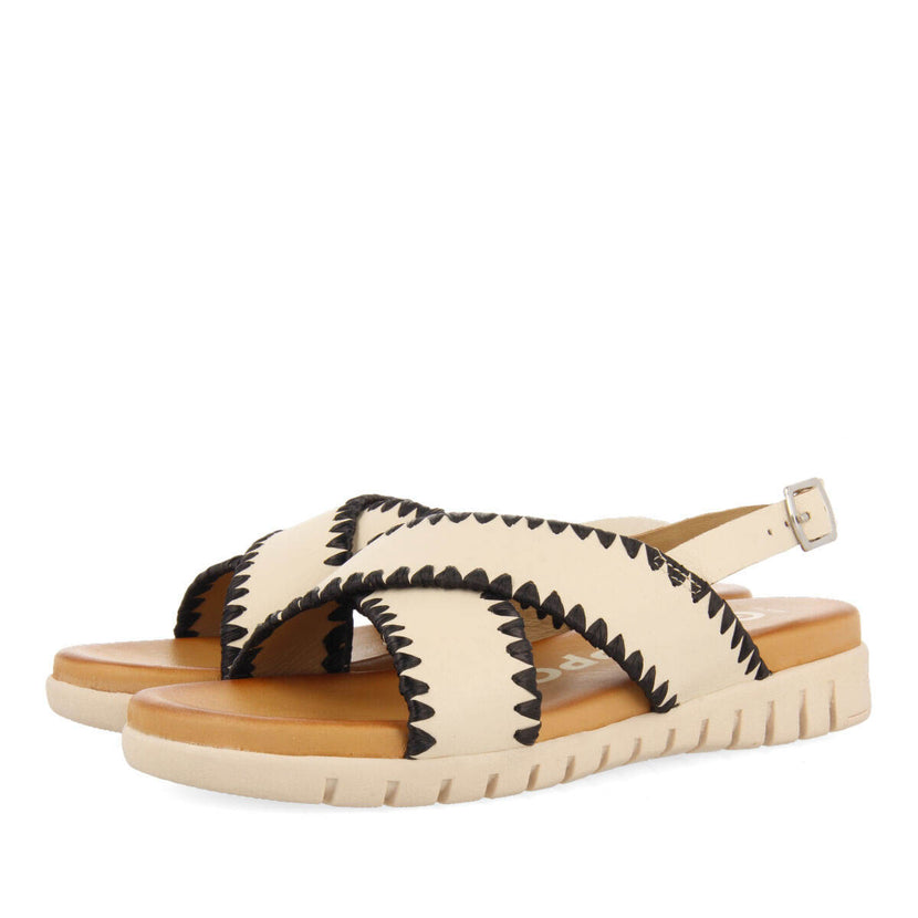 Sandalias off-white con pespuntes para mujer bohol