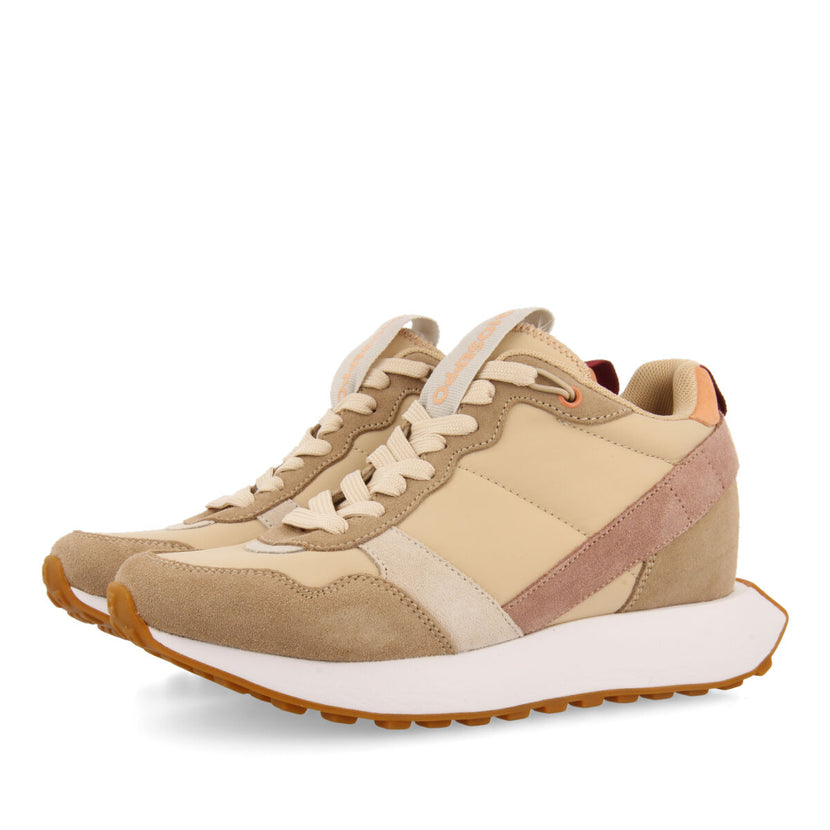 Sneakers beige d’ispirazione retrò con zeppa interna per donna aracai