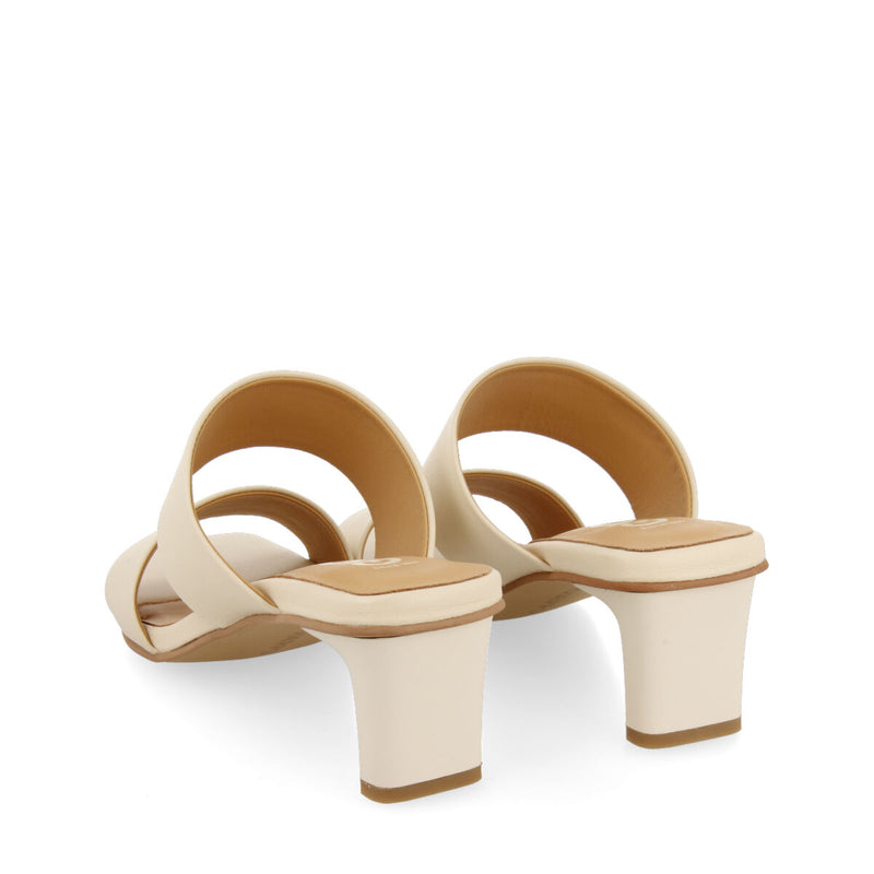 Sandalias off-white con doble tira y tacón para mujer butteaux  