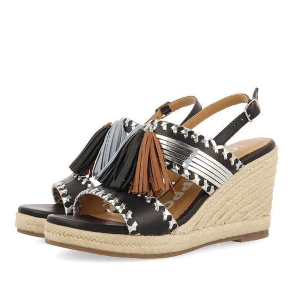 Sandalias negras con detalle de pedrería étnica y cuña de yute para mujer silvania 