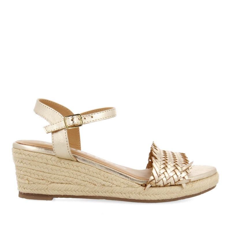 Sandalias doradas trenzadas con cuña de yute para mujer ica 