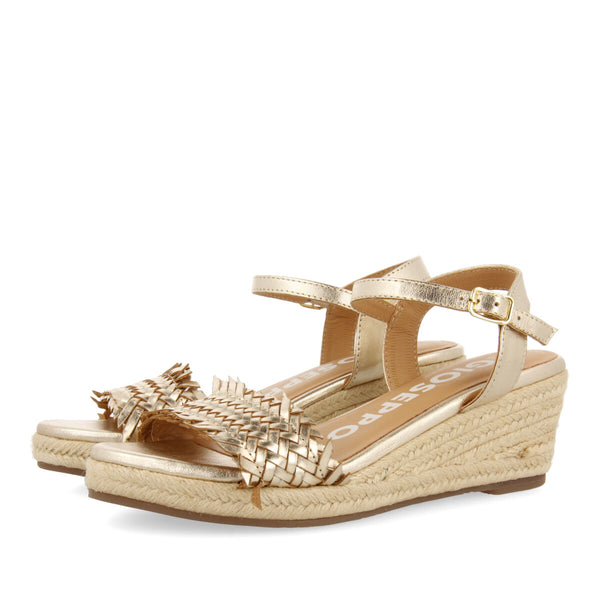 Sandalias doradas trenzadas con cuña de yute para mujer ica 