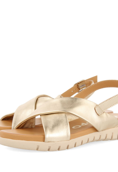 Sandalias doradas para mujer utuado