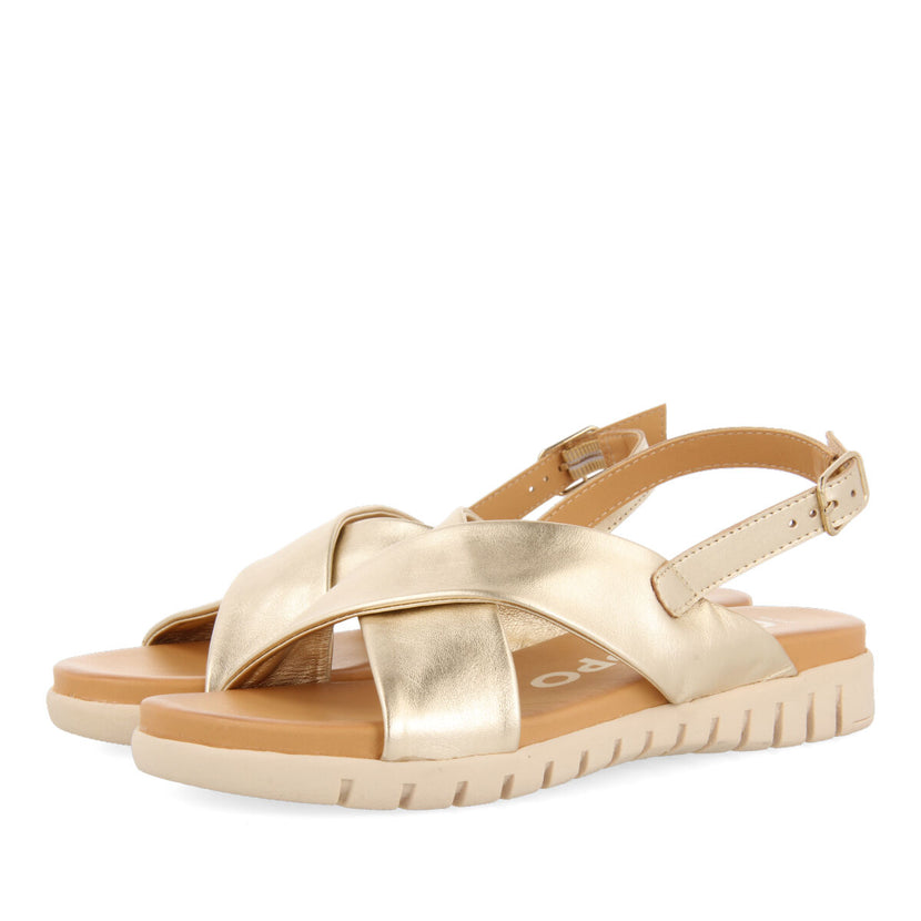Sandalias doradas para mujer utuado
