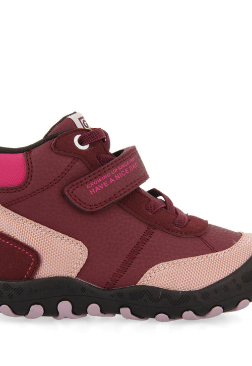 Sneakers abotinadas tipo trekking burdeos para niña y niño varsta