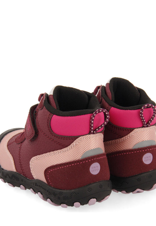 Sneakers abotinadas tipo trekking burdeos para niña y niño varsta