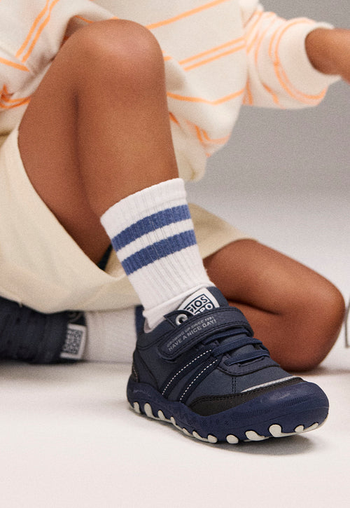 Sneakers marino tipo trekking para niña y niño kaindorf