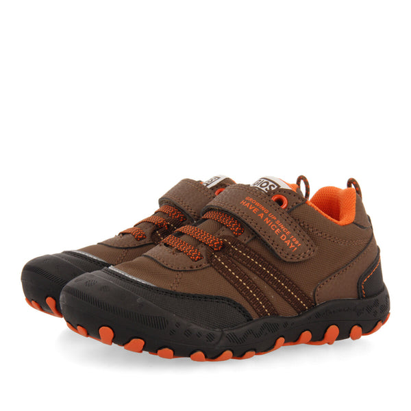 Sneakers marrones tipo trekking para niña y niño kaindorf