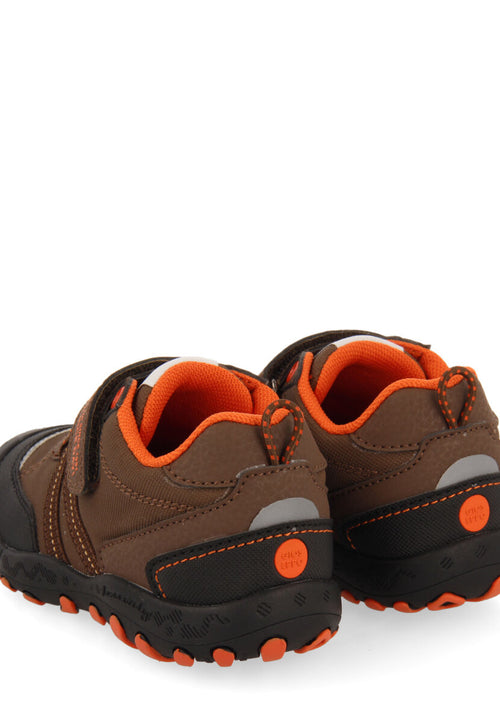 Sneakers marrones tipo trekking para niña y niño kaindorf