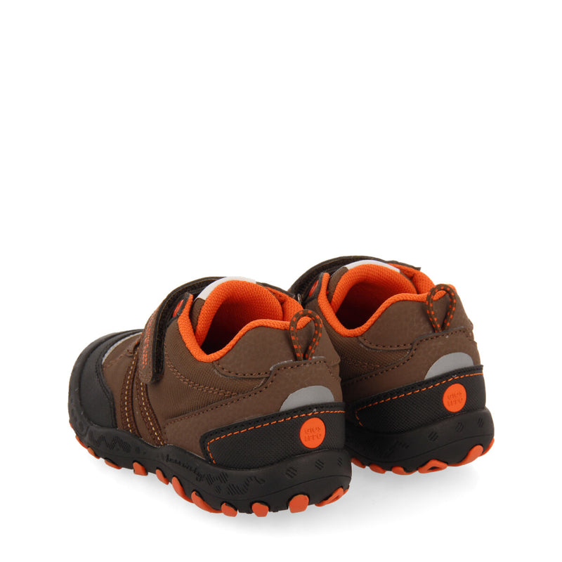 Sneakers marrones tipo trekking para niña y niño kaindorf