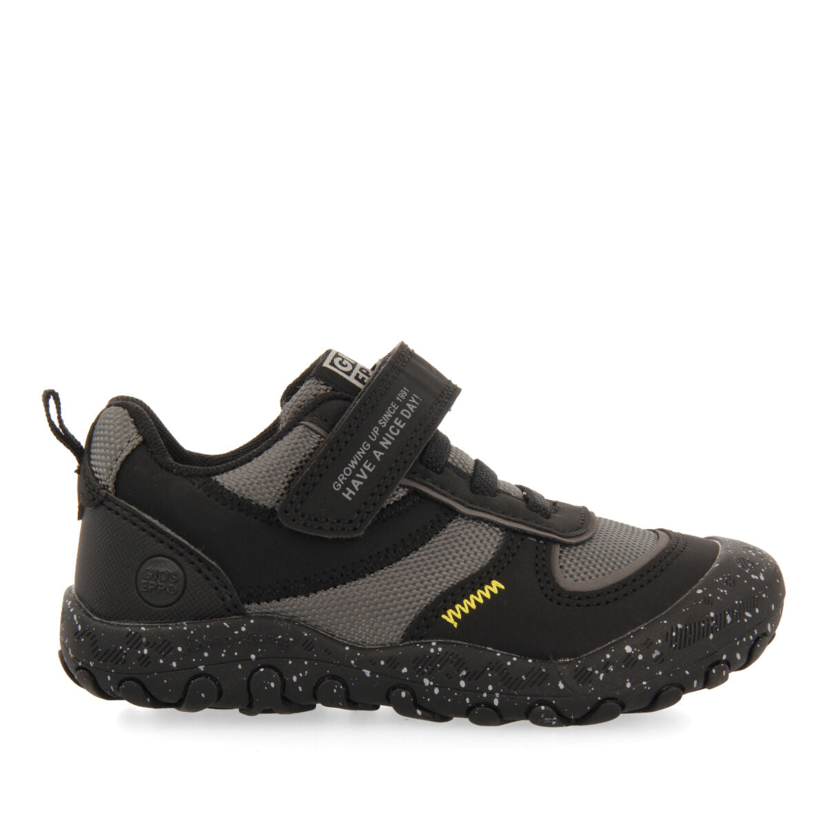 Sturgis children's black hiking sneakers