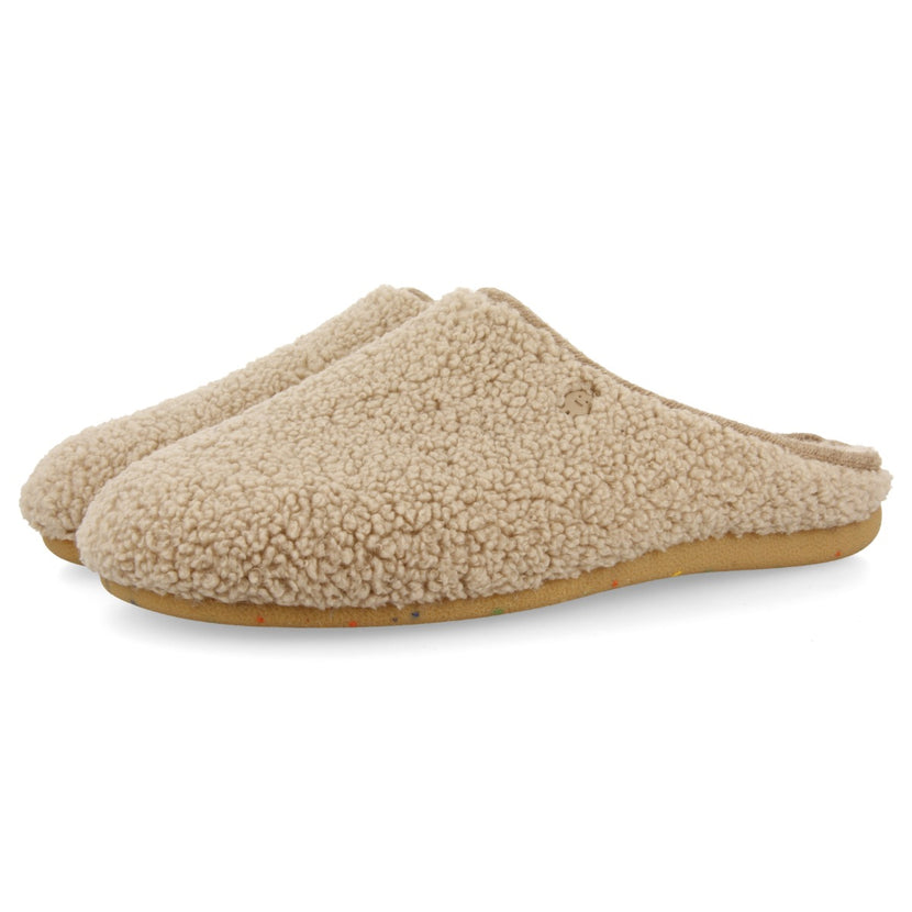 PANTUFAS DE ESTAR EM CASA BEGES DE PELO QUENTINHO RECICLADO NORDFYN 
