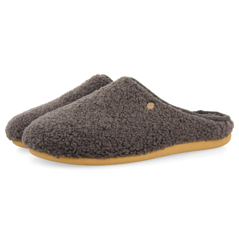 PANTUFAS DE ESTAR EM CASA BEGES DE PELO QUENTINHO RECICLADO NORDFYN 