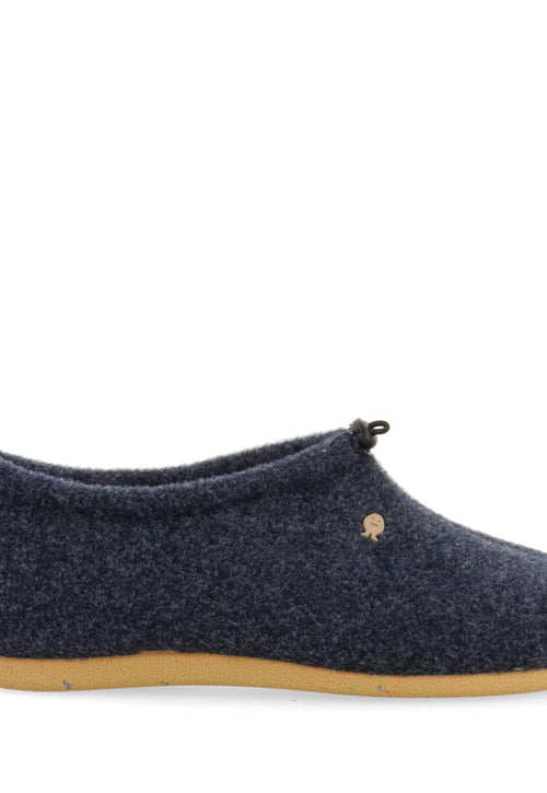 Rosholt recycled fleece house slippers.